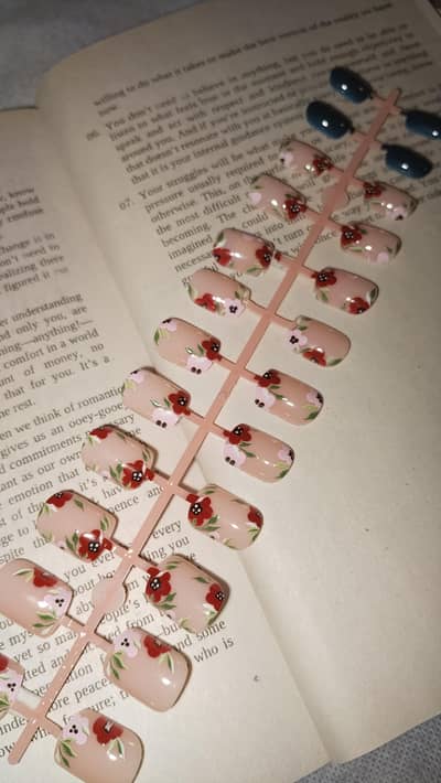 Floral Hyper Realistic Nails
