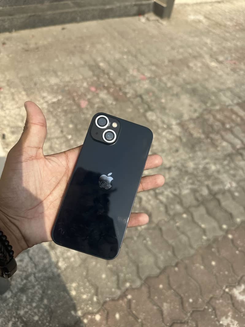 Apple iPhone 13 4
