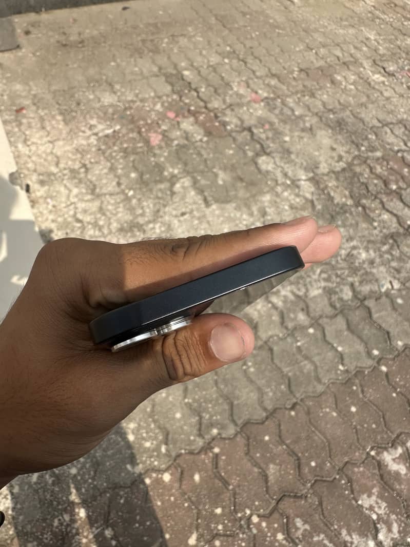 Apple iPhone 13 6