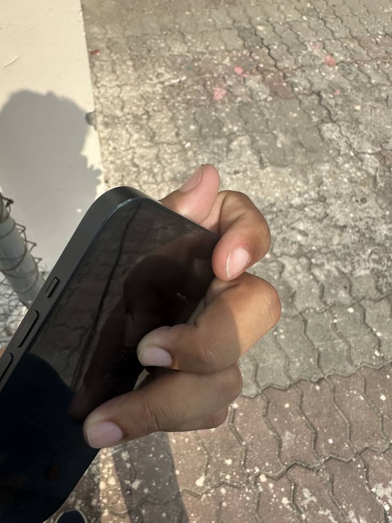 Apple iPhone 13 7