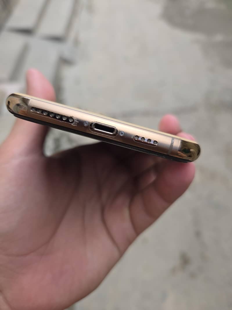 Apple iPhone 11 Pro Max 1