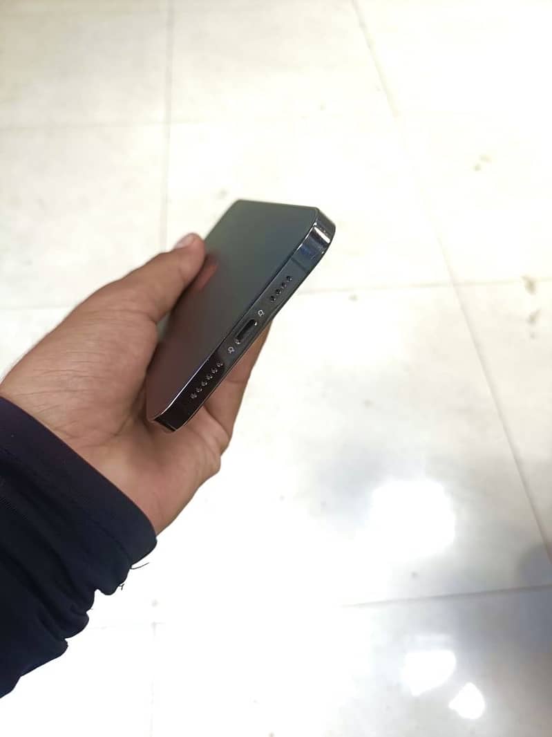Apple iPhone 12 Pro Max 1