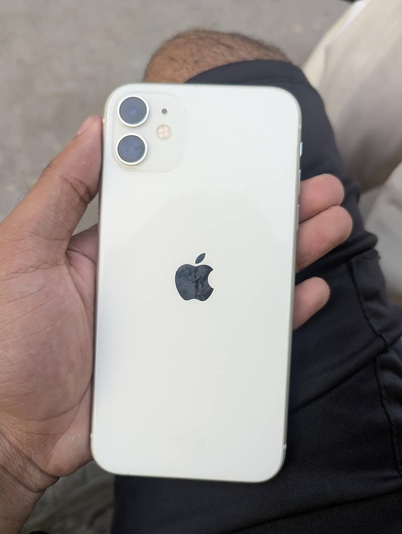 Apple iPhone 11 0