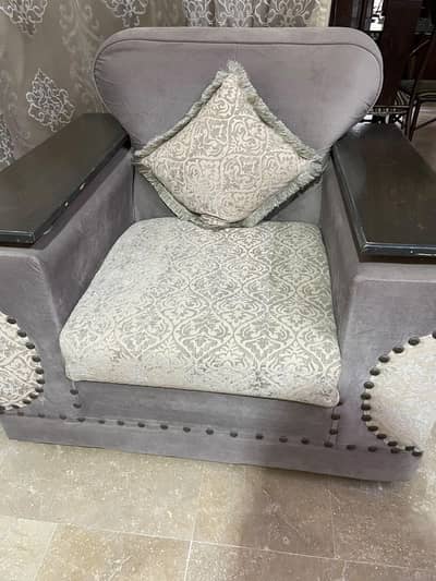 7-seater sofa set.