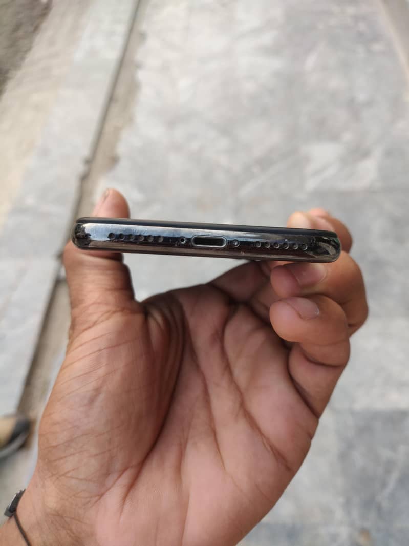 Apple iPhone X 0