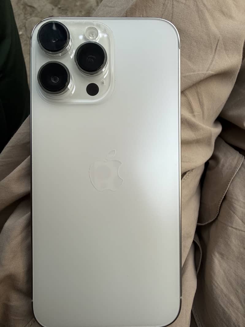Apple iPhone 14 Pro Max 1