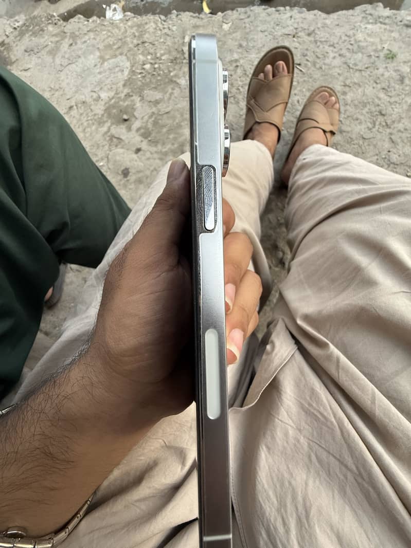 Apple iPhone 14 Pro Max 4