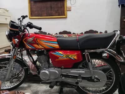 Honda 125 Red Color scratch less