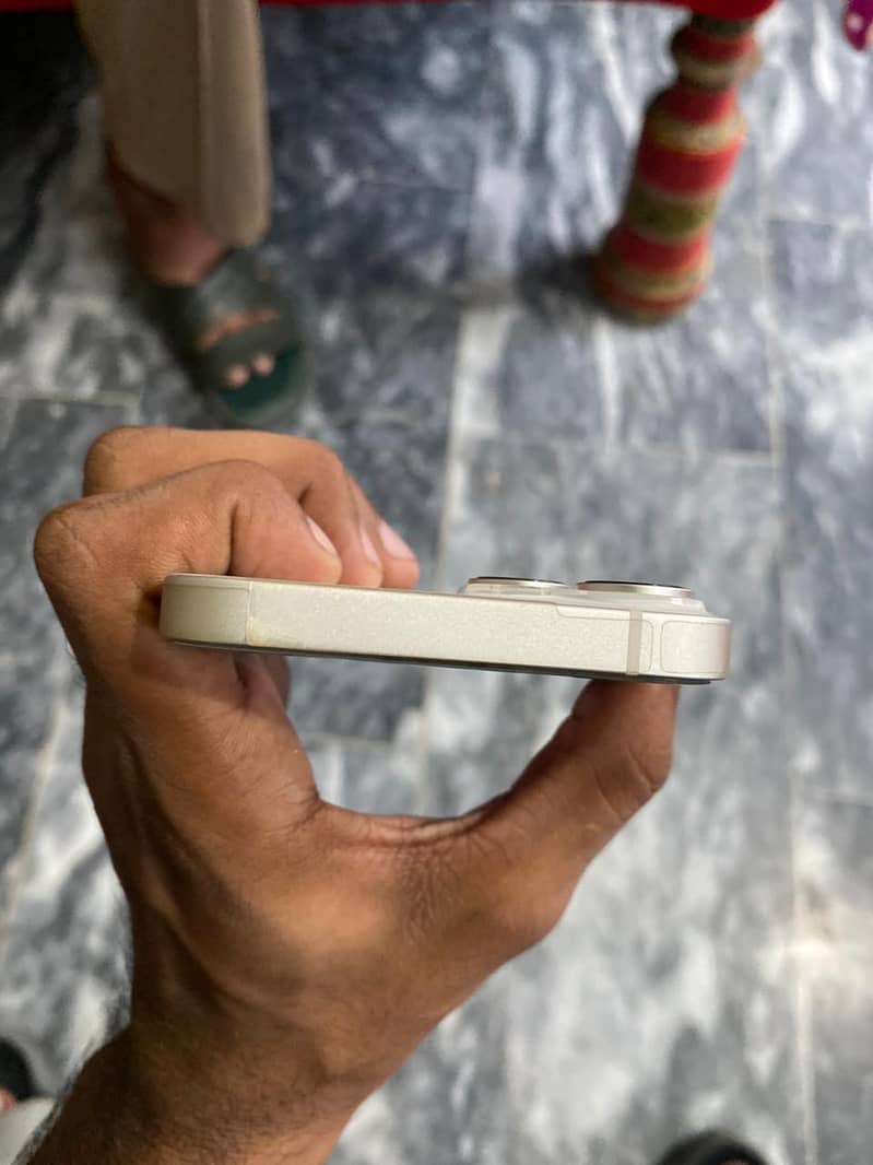 Apple iPhone 14 1