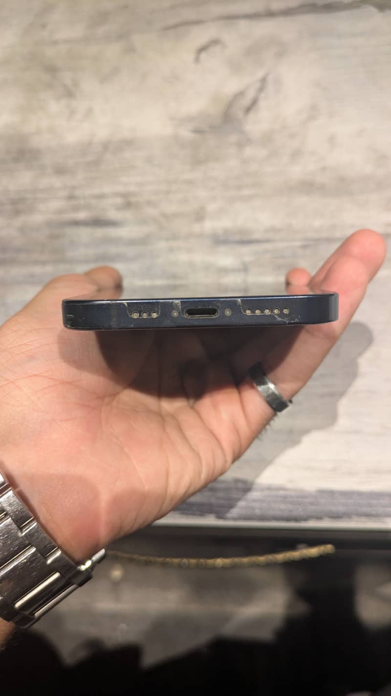 Apple iPhone 12 2