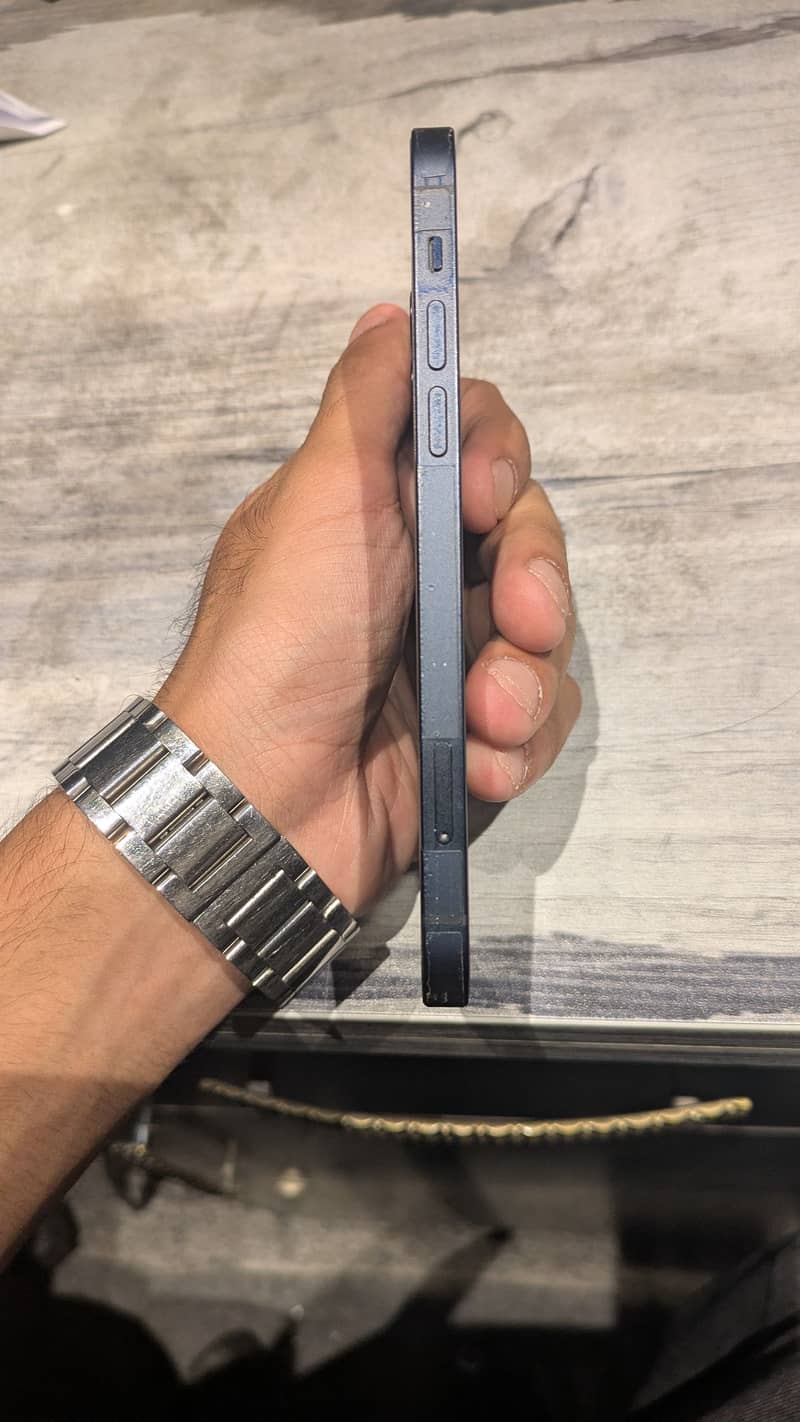 Apple iPhone 12 3