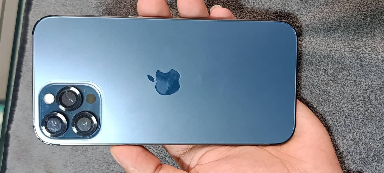 Apple iPhone 12 Pro Max 4