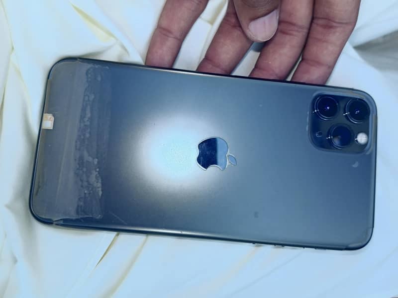 Apple iPhone 11 Pro Max 3