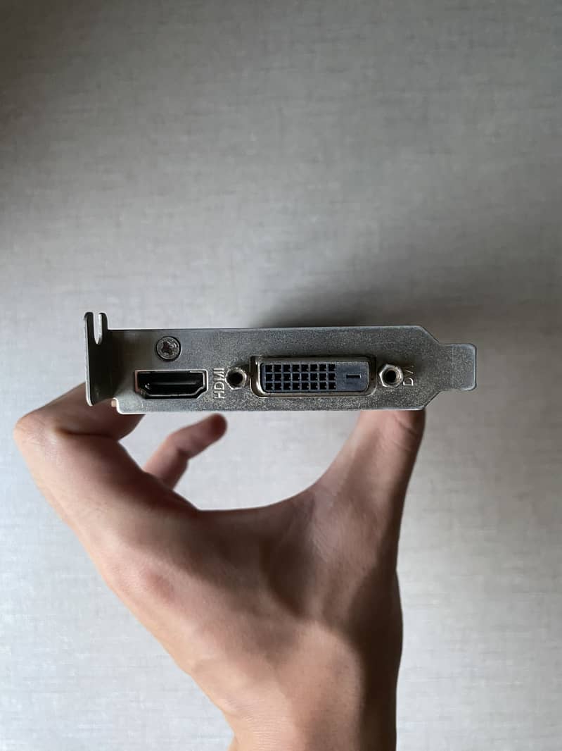 AMD R5230 1