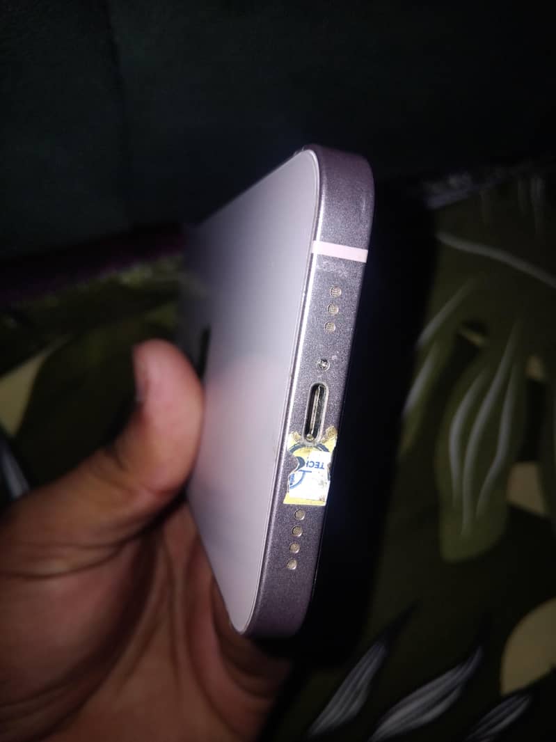 Apple iPhone 13 2