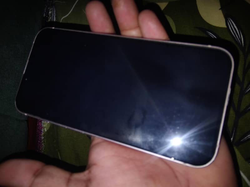 Apple iPhone 13 4