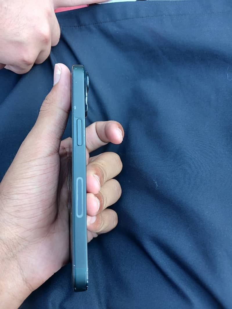 Apple iPhone 14 1