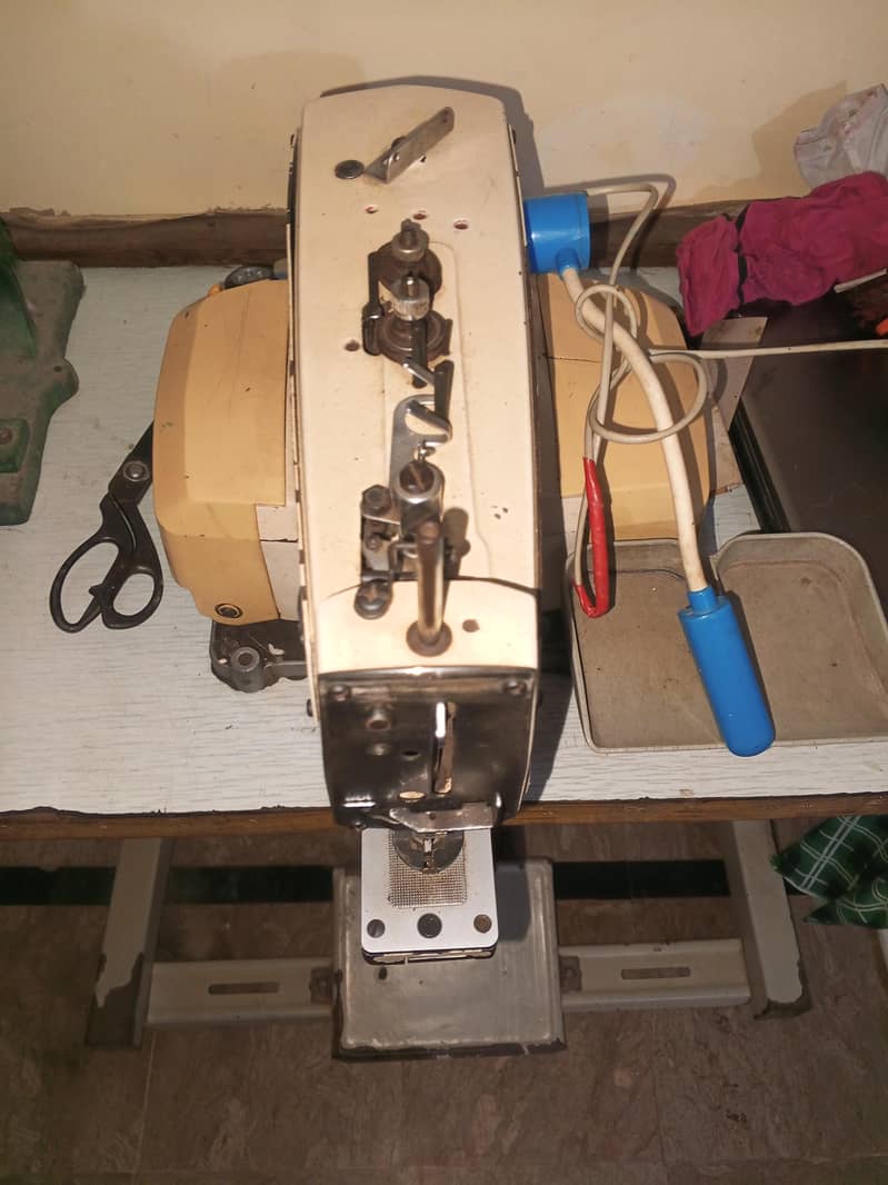 kaj & button machine 10
