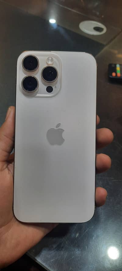 Apple iPhone 16 Pro Max