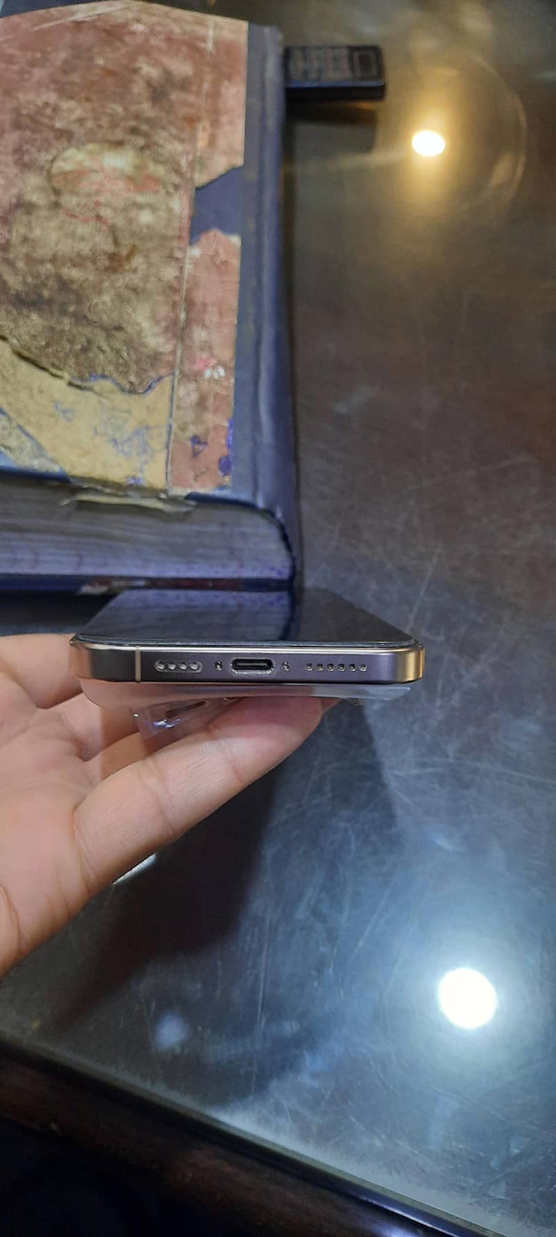 Apple iPhone 16 Pro Max 1