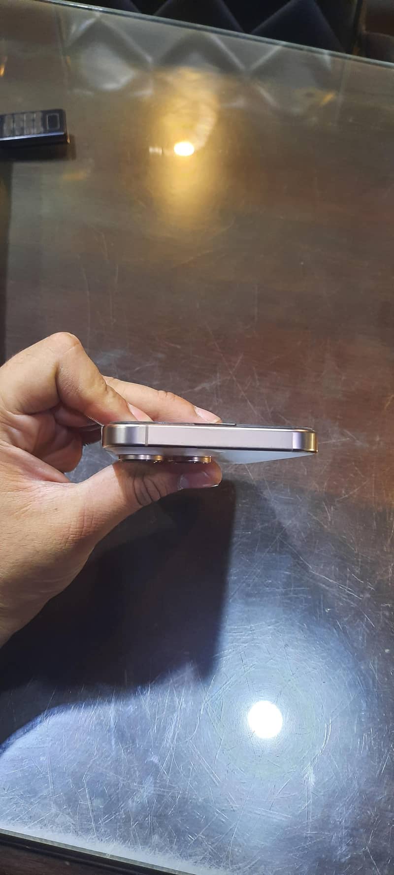 Apple iPhone 16 Pro Max 4
