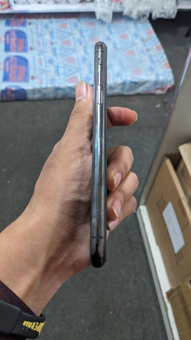 Apple iPhone X 2