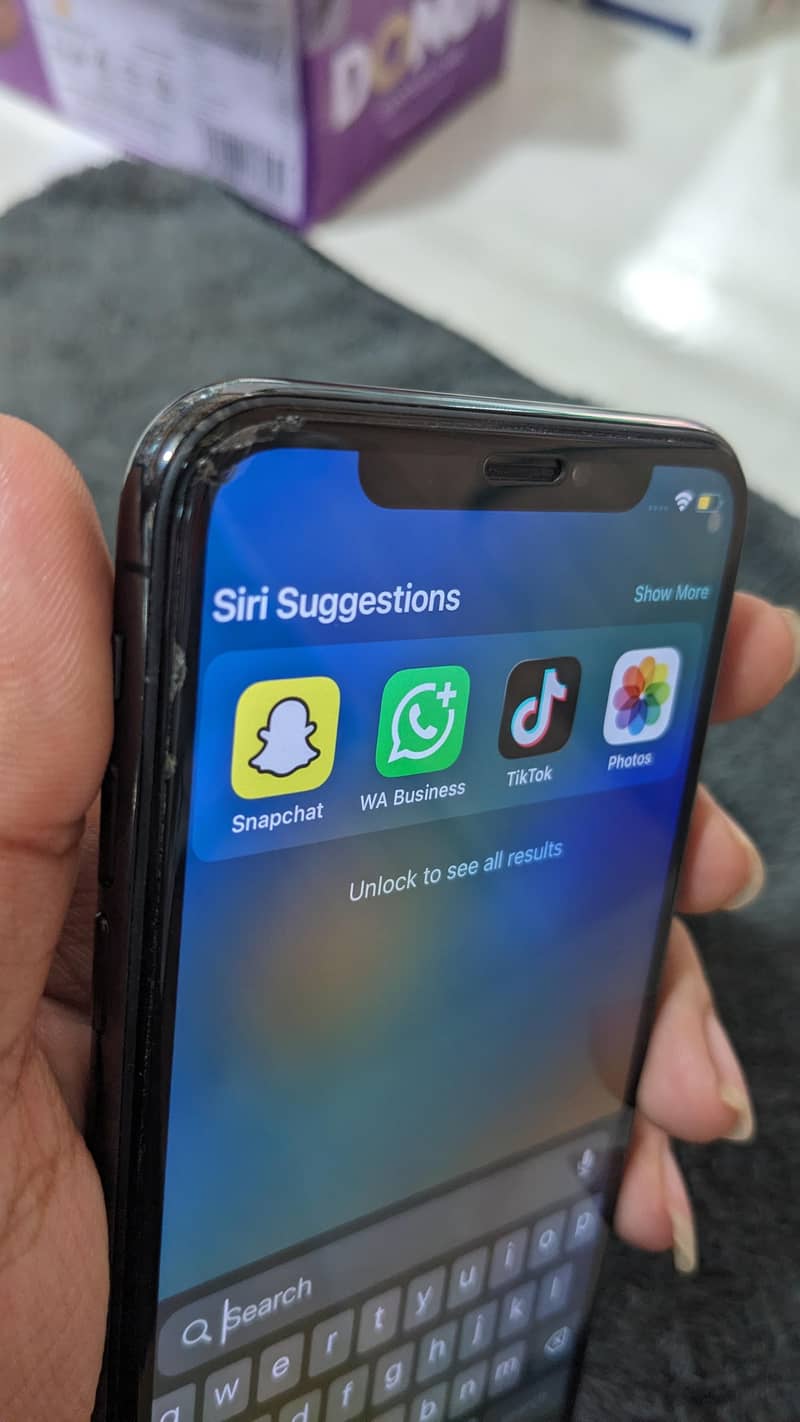 Apple iPhone X 4