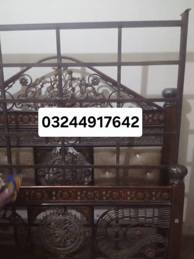 Iron bed king size good condition urgent sale paison mai kami ho Jay g