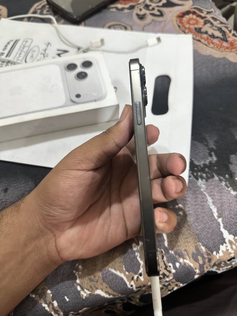 Apple iPhone 13 Pro Max 2