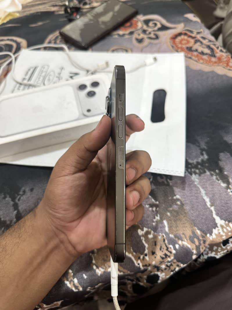 Apple iPhone 13 Pro Max 5