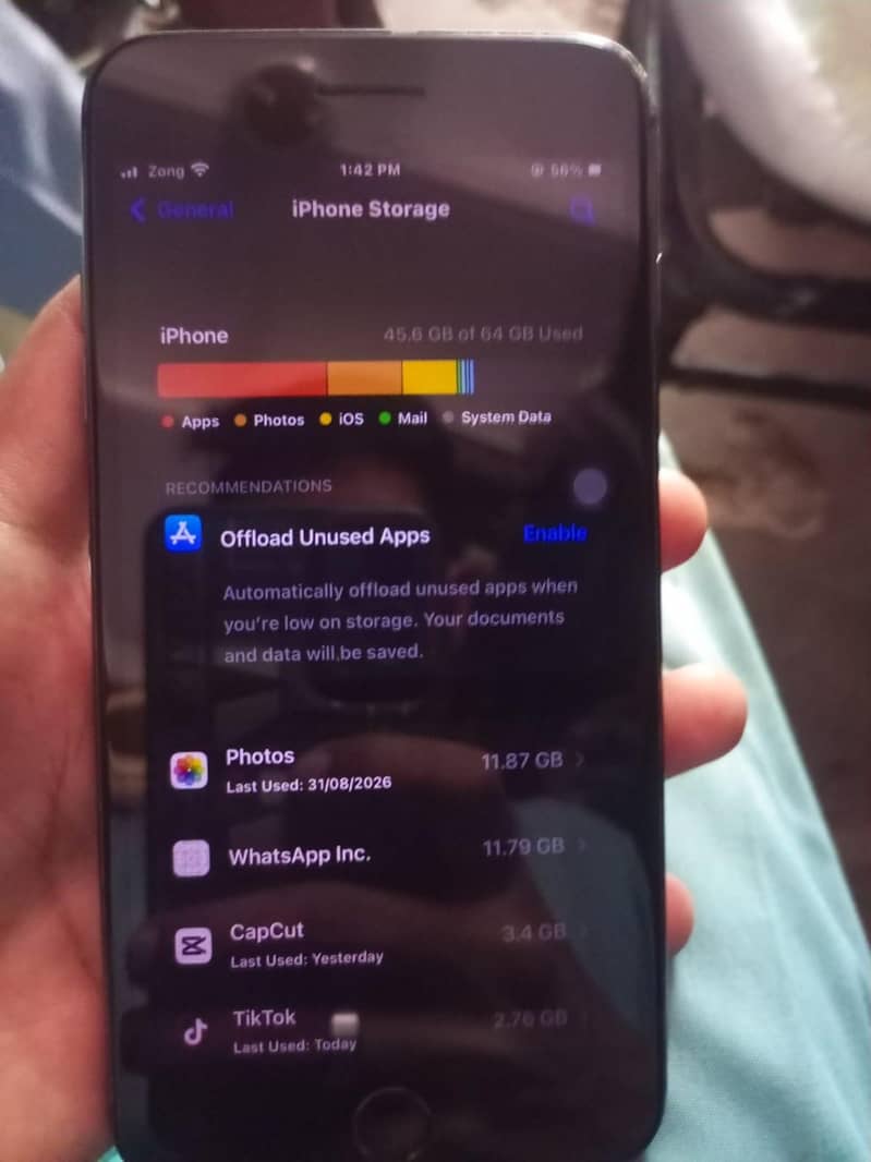 Apple iPhone 8 Plus 1