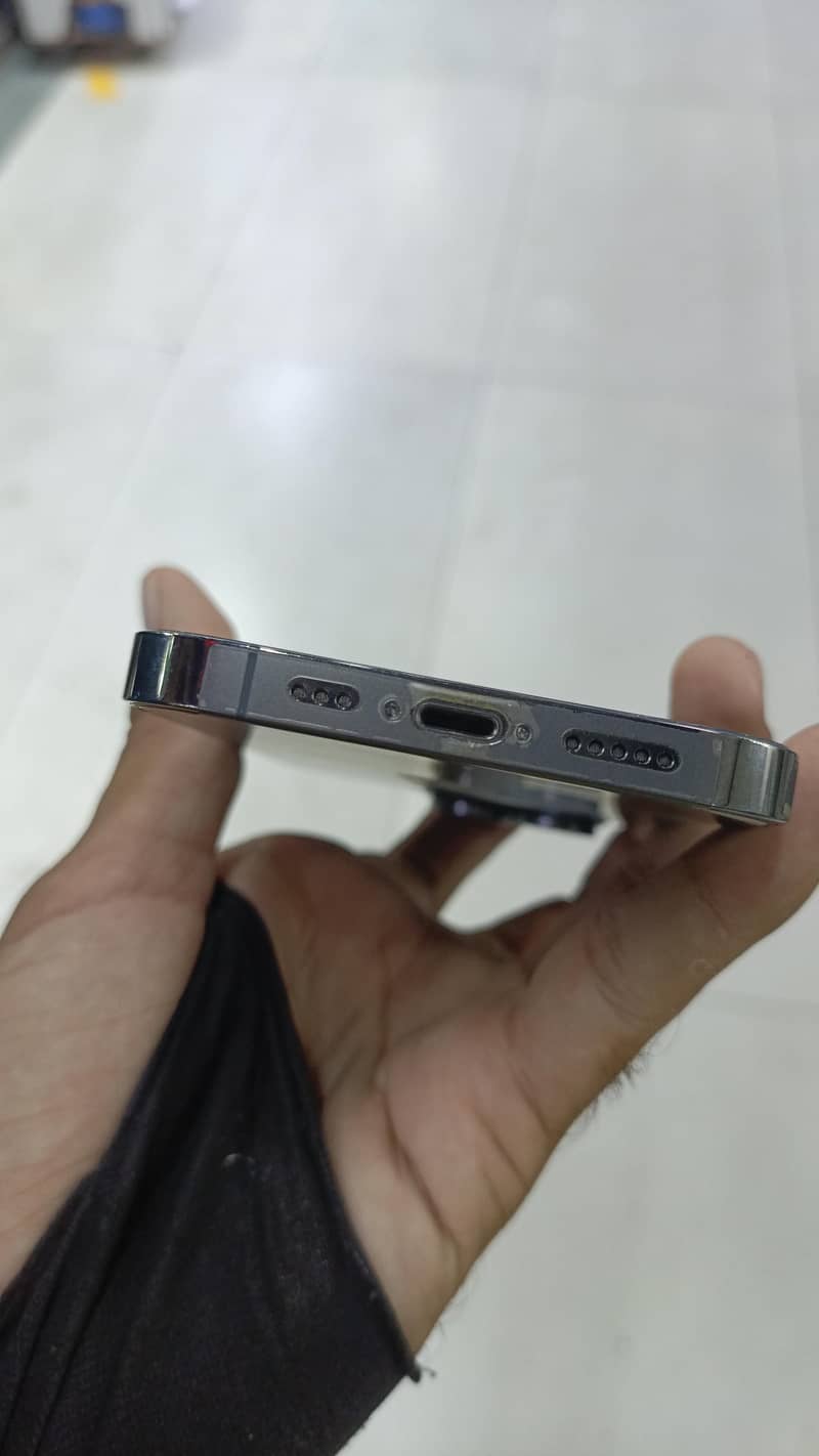 Apple iPhone 13 Pro 2
