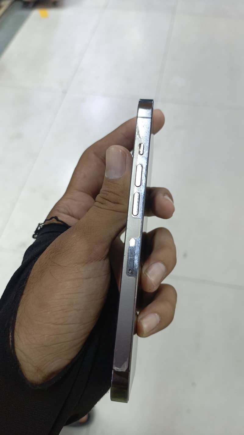 Apple iPhone 13 Pro 3