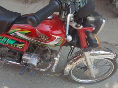 HONDA CD 70 RED