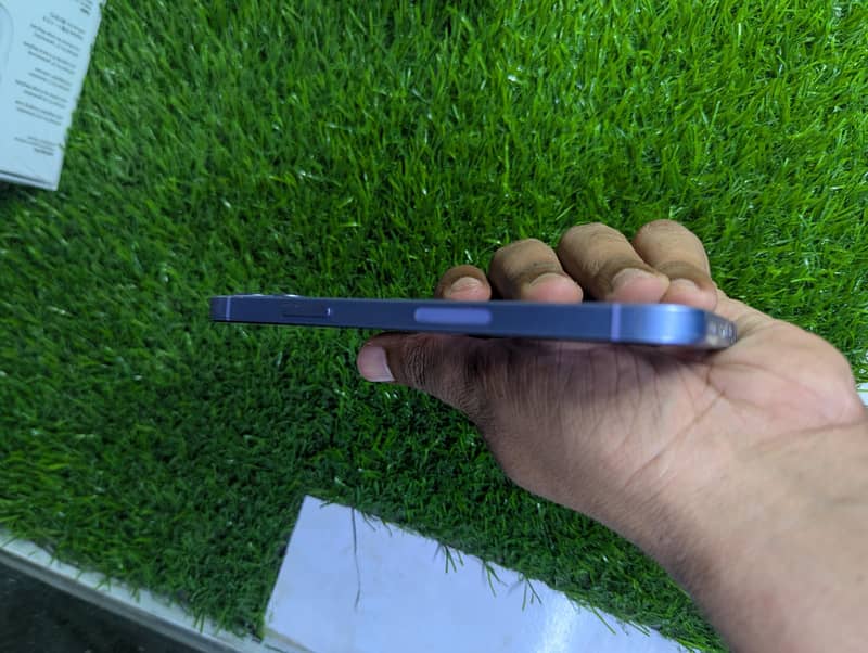 Apple iPhone 12 2
