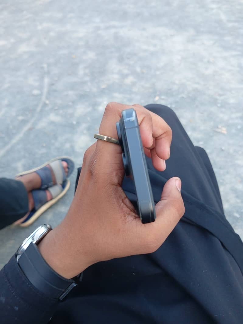 Apple iPhone 15 Pro 1