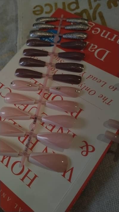 24 pieces French Tips Hyper Realistic Nails