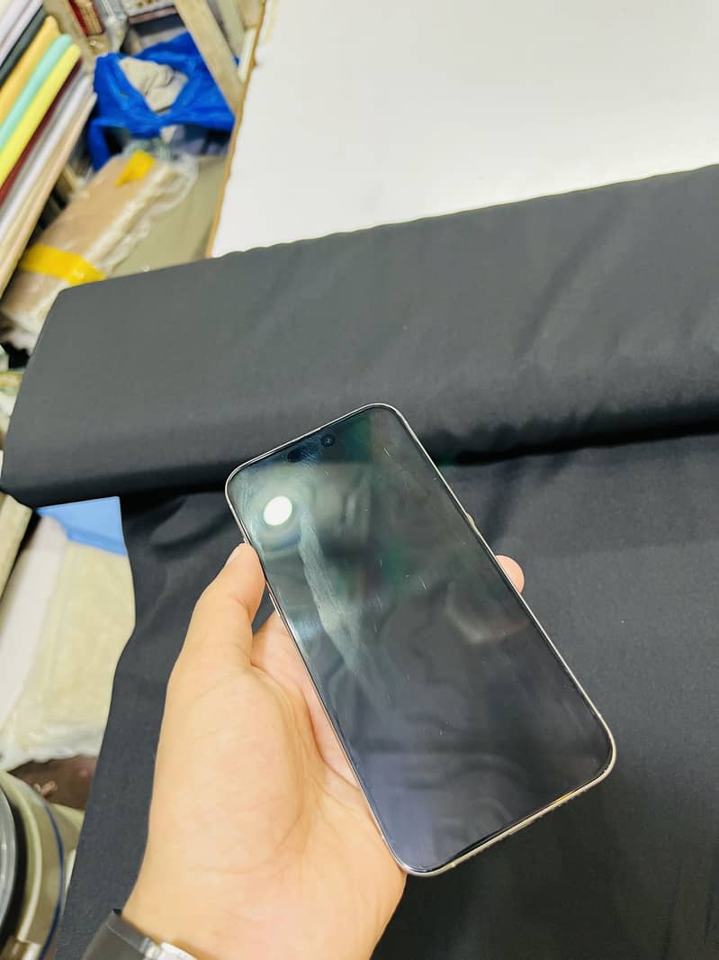 Apple iPhone 15 Pro Max 2