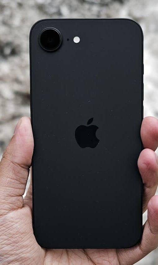 iPhone 16e 0