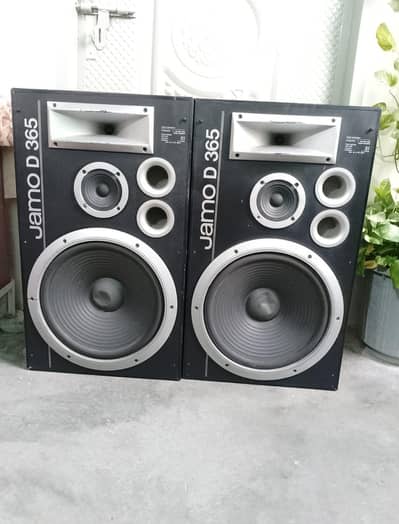 Jamo D-365 15" speakers