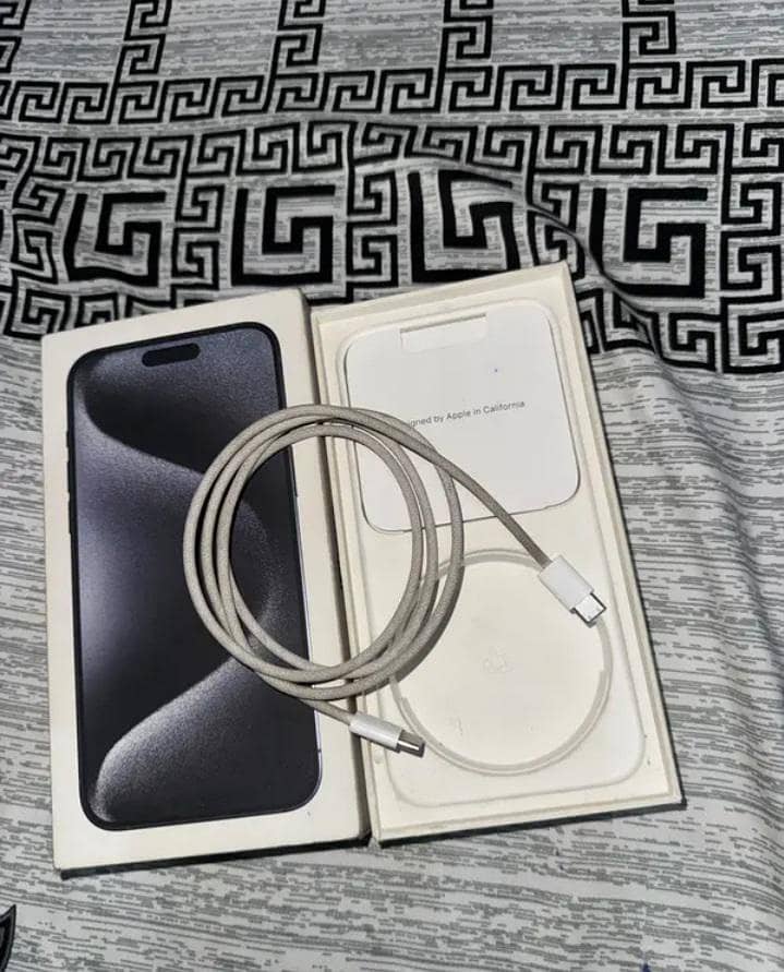iphone 15 pro max orignal cable 0