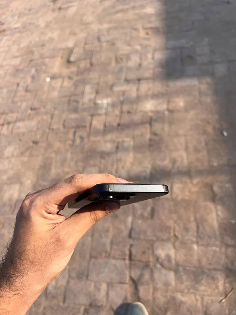 Apple iPhone 15 Pro Max 3
