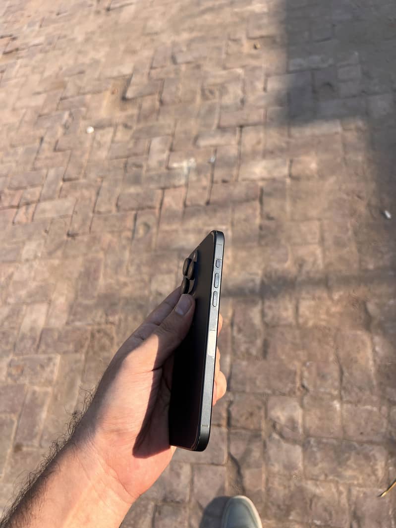 Apple iPhone 15 Pro Max 8
