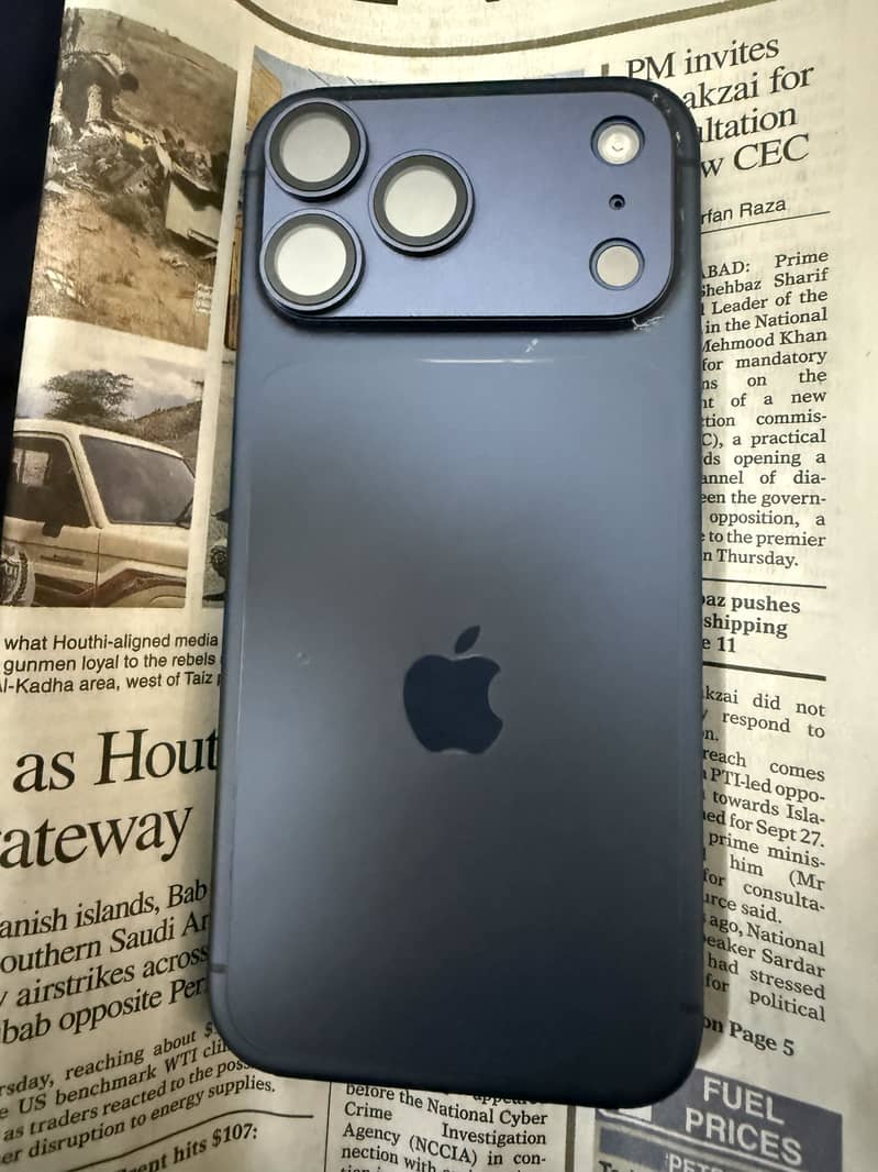 Apple iPhone 17 Pro Max 1