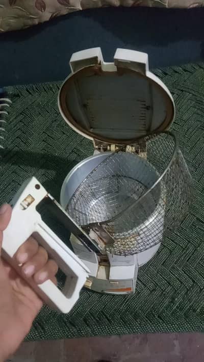 AIR FRYER