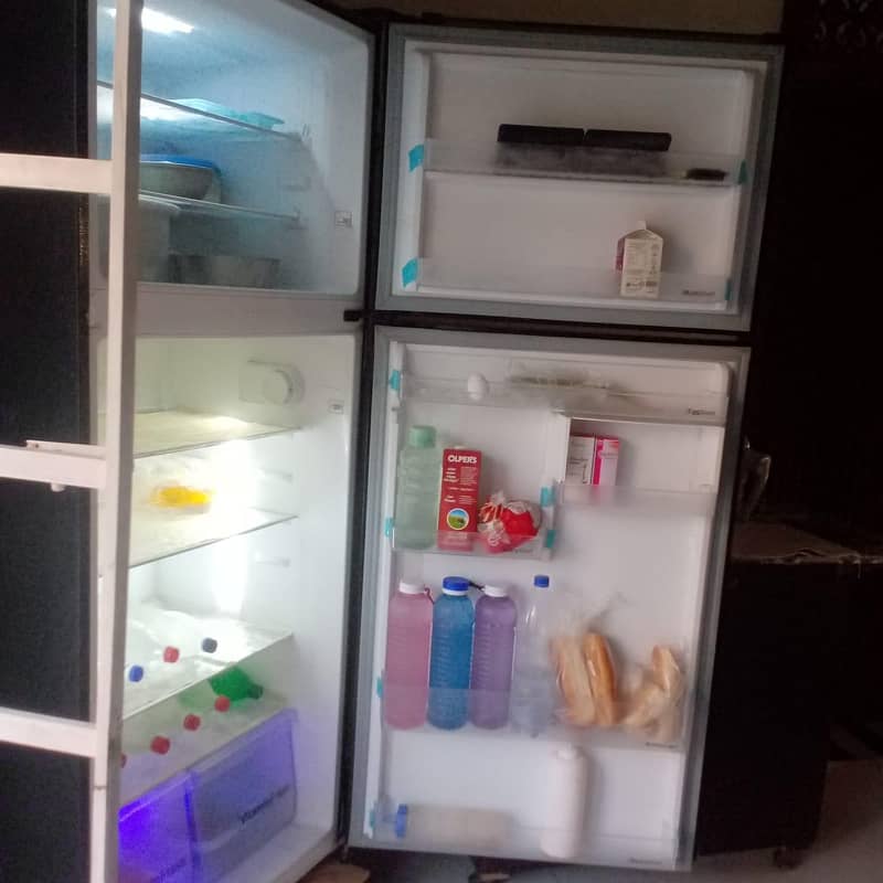 DAWLANCE REFRIGERATOR 8