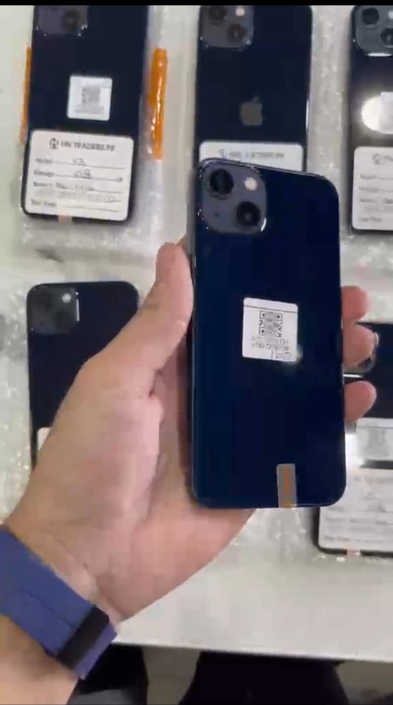 Apple iPhone 13 0