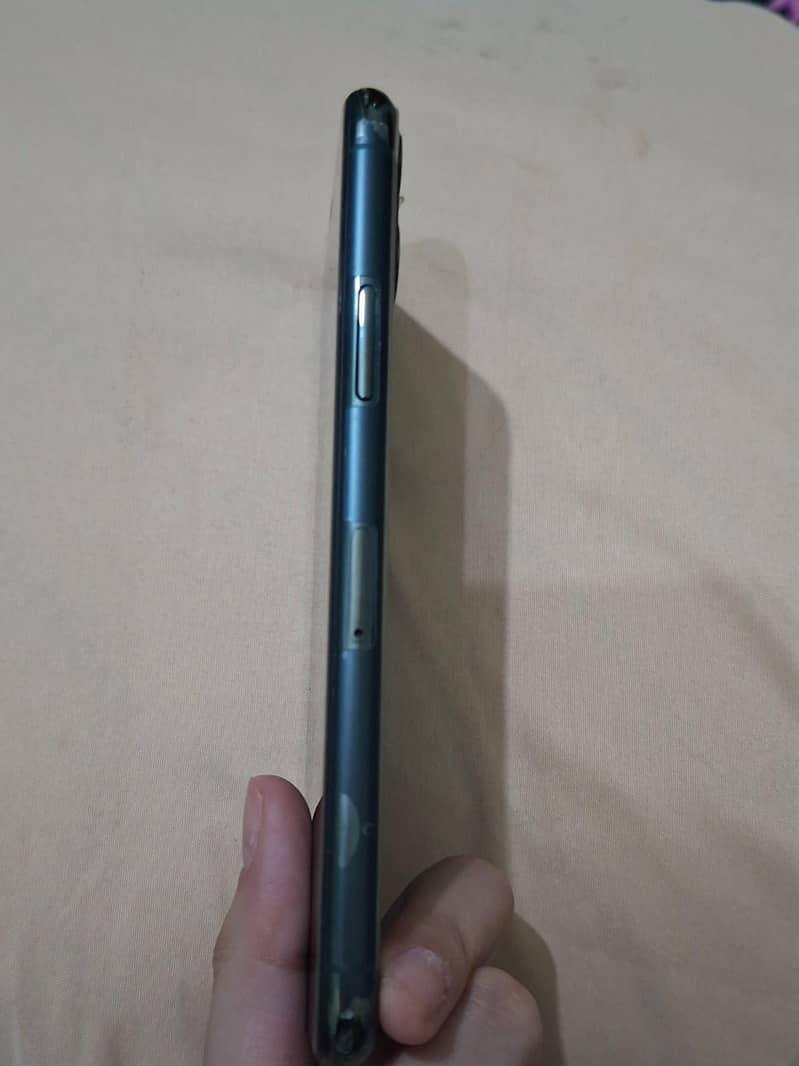 Apple iPhone 11 Pro 2