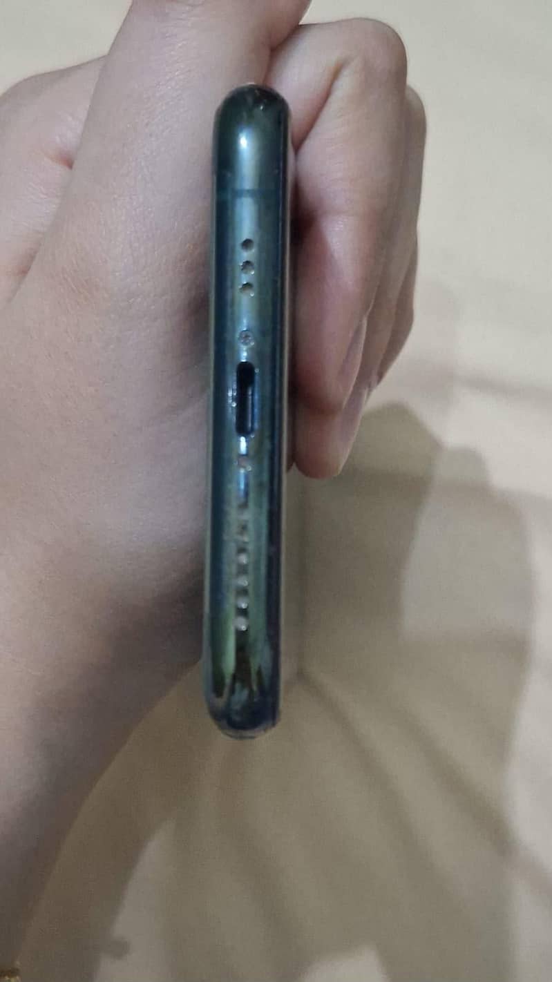 Apple iPhone 11 Pro 3