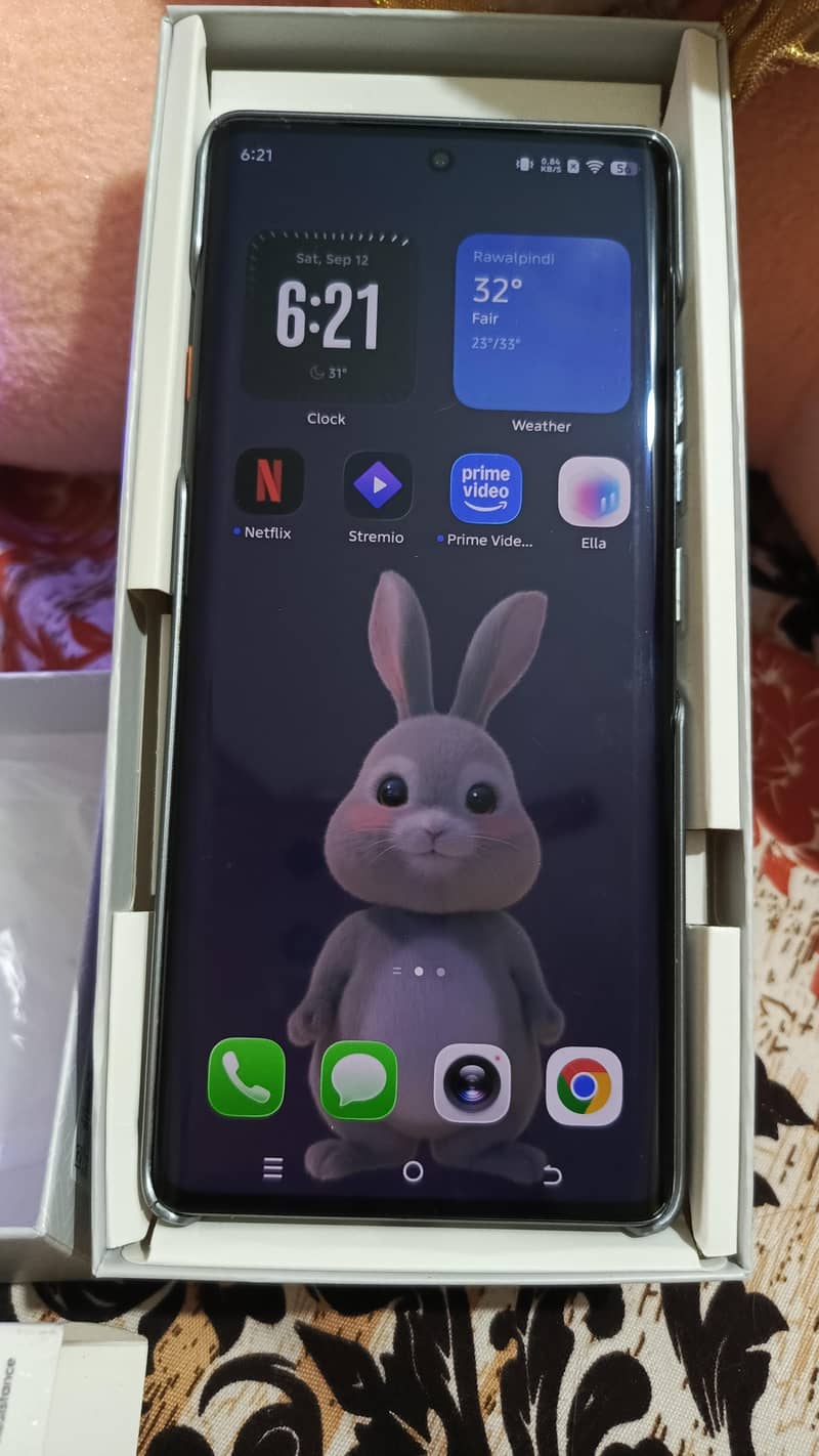 Tecno CAMON 40 Pro 1